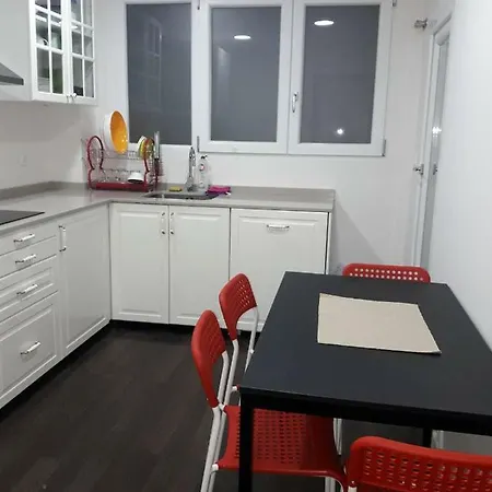 San Slava Apartment *